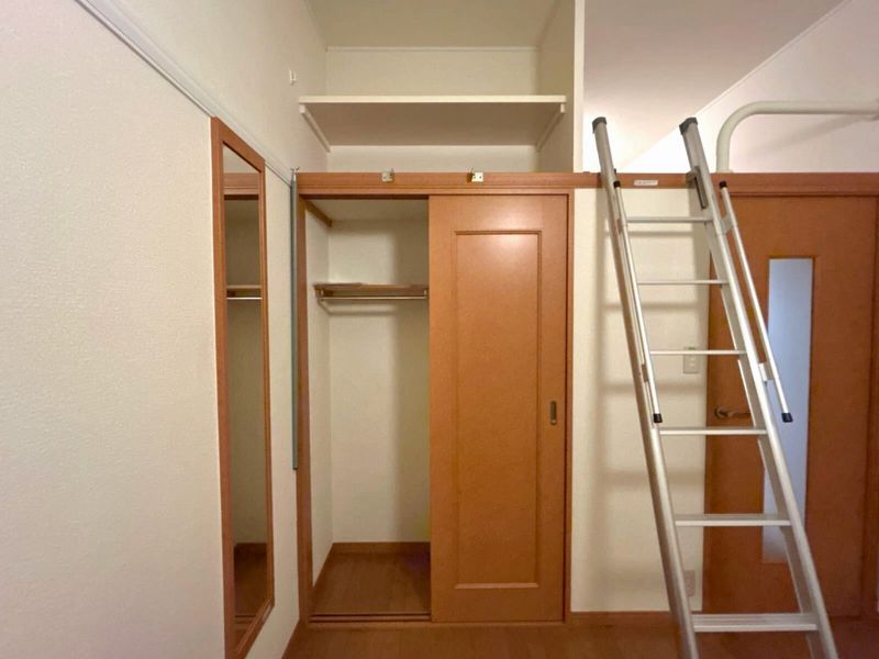 レオパレスＭＯＲＥ 収納