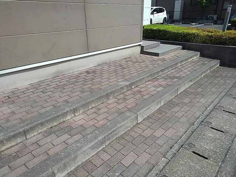 レオパレスハイランド エントランス