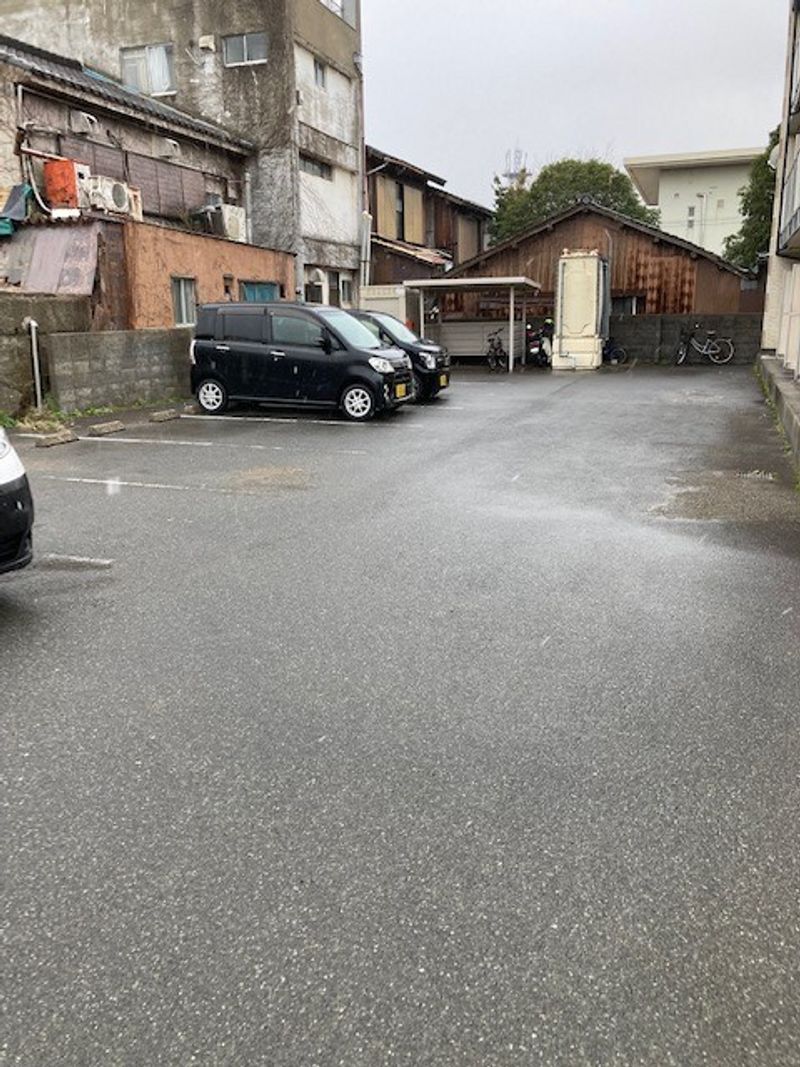 レオパレスロフト 駐車場