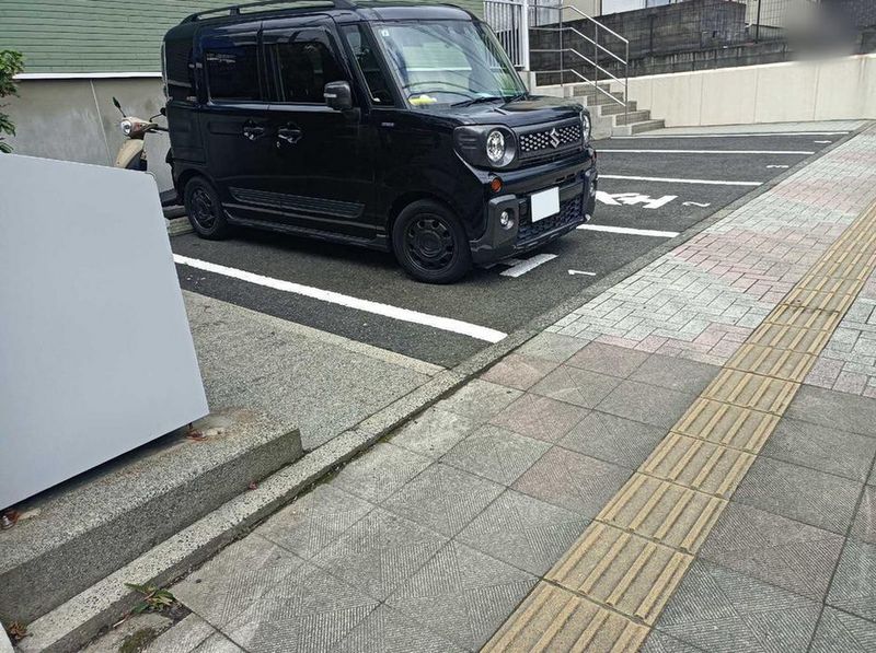 レオパレス紫原 駐車場