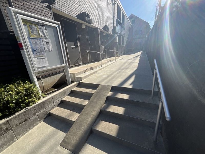 レオネクストＳＡＫＡＹＡ エントランス