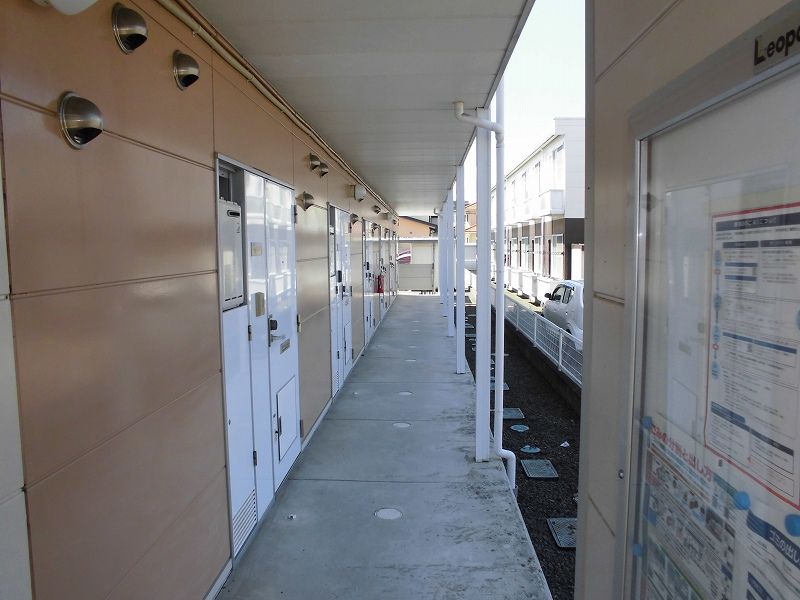 レオパレス中屋敷Ａ エントランス