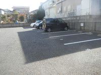 レオパレス新町 駐車場