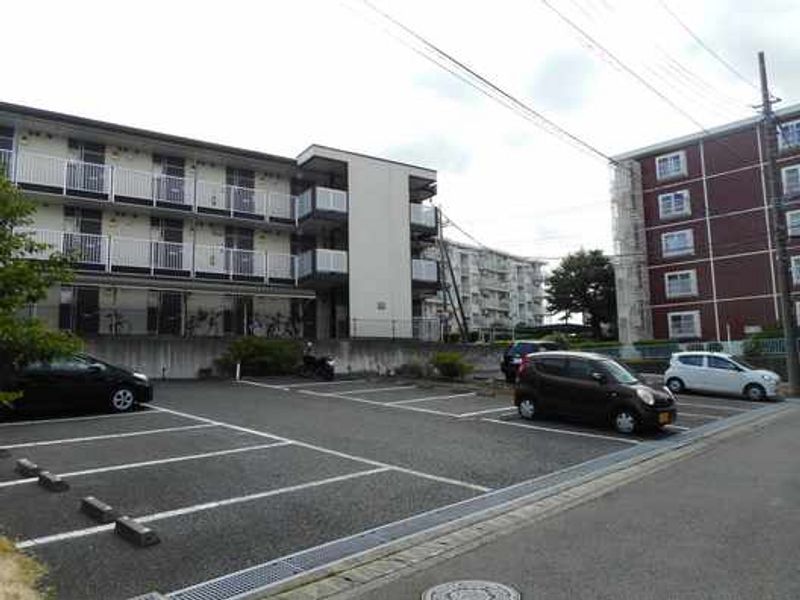 leopalace Kamitsuchida Minami Parking lot