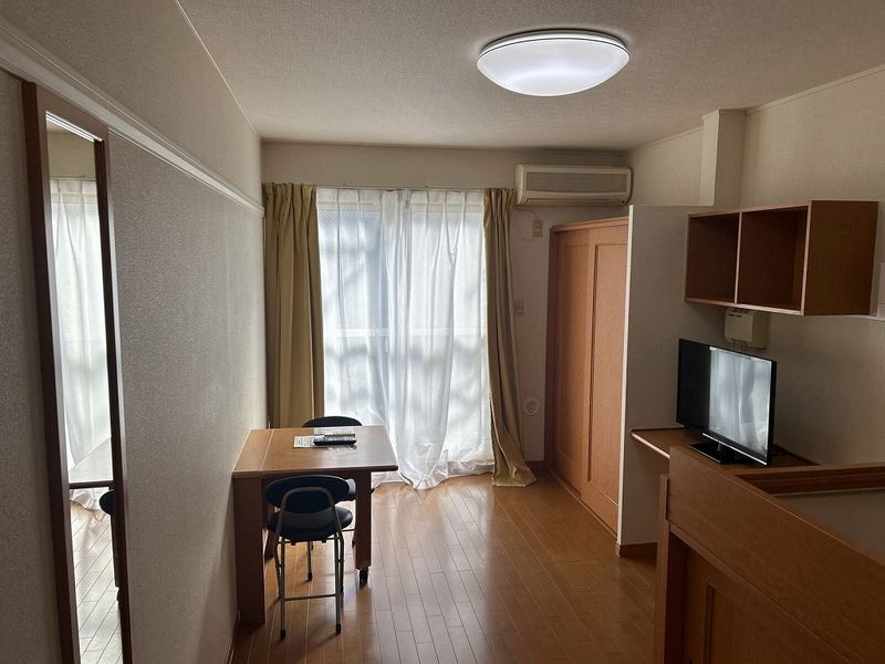 レオパレスエターナル 居間