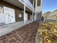 レオパレスエスポアール１番館 エントランス