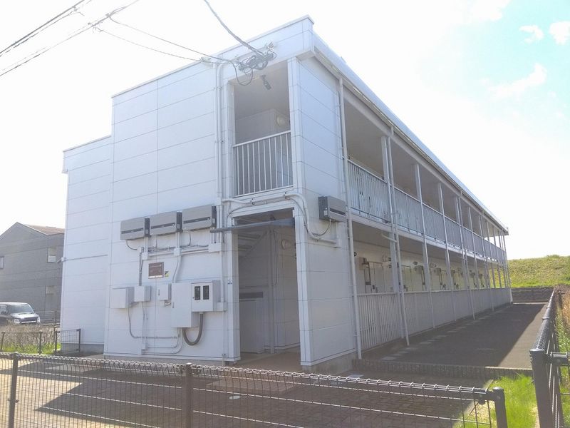 レオパレス華 外観