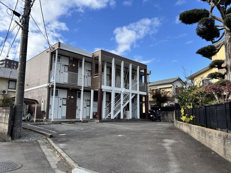 レオパレスバーディーⅤ 駐車場