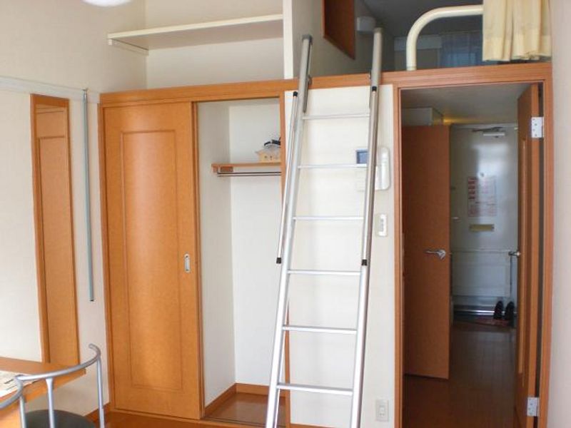 レオパレスパインヒルⅡ 居間