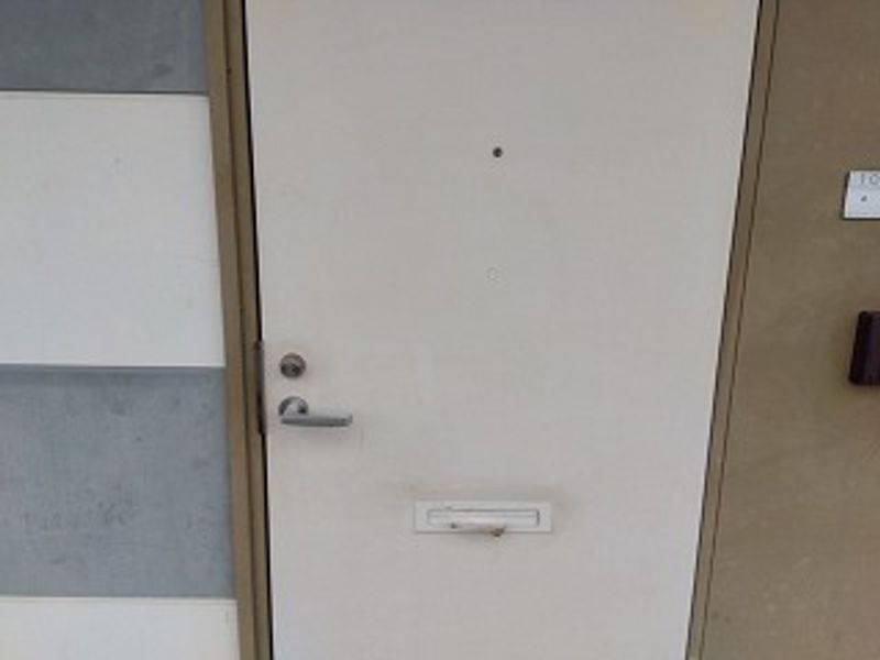 レオパレス柴 玄関