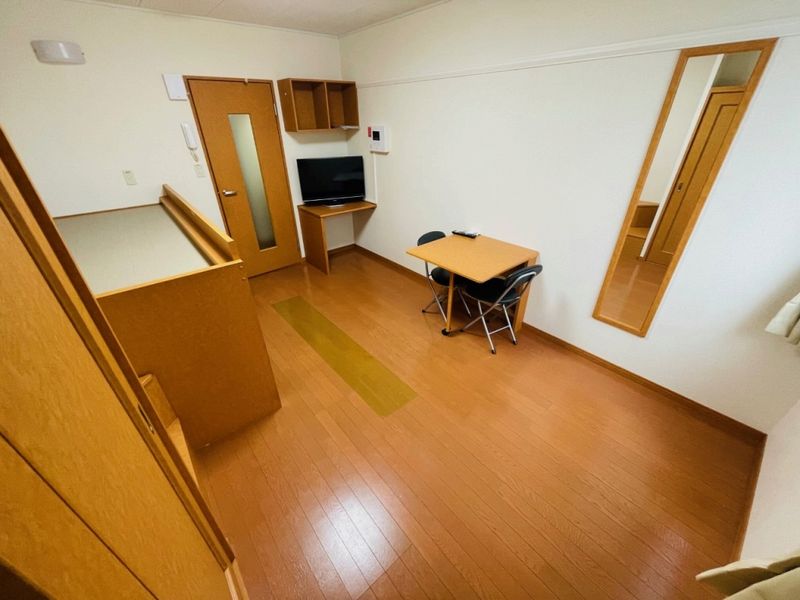 レオパレスアーク 居間