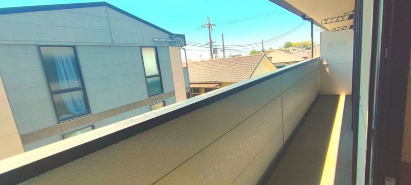 レオパレス中井町３ バルコニー