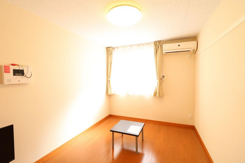 レオパレス京都 居間