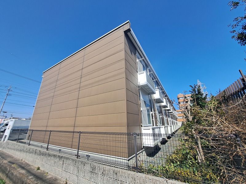 レオパレスアンビシャス 外観