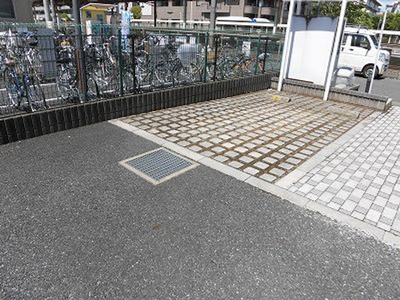レオネクスト北鴻巣 駐車場