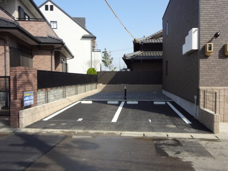 レオネクストＭＡＴＳＵＭＯＴＯ 駐車場
