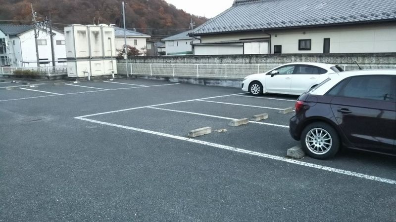 レオパレス阿左美 駐車場