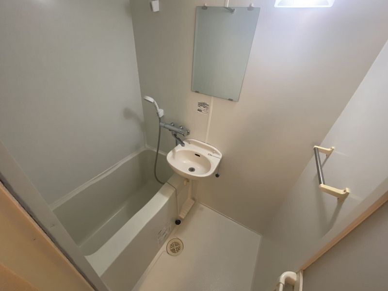 LEONEXT Moto Ueda East Bathroom