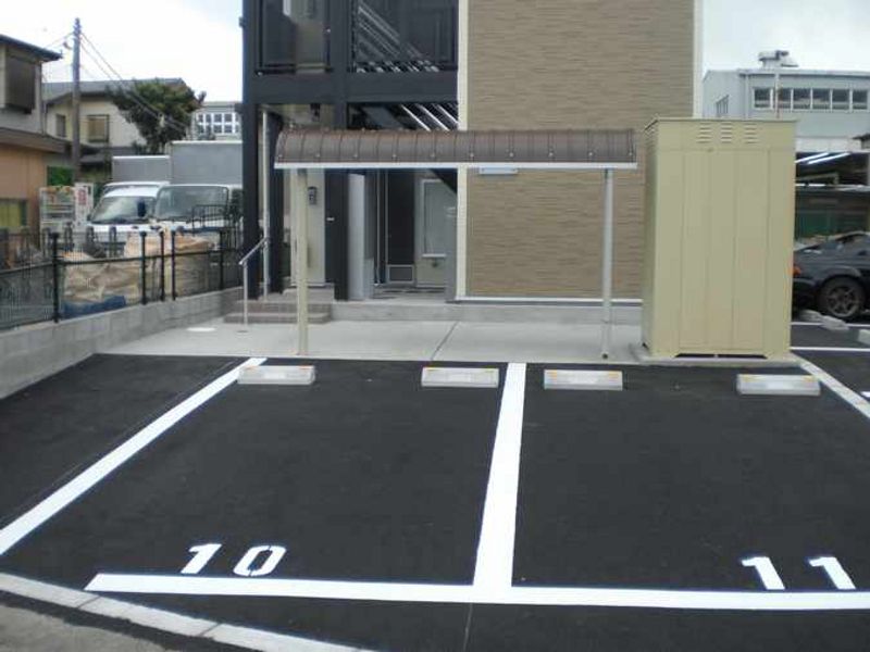 レオネクストサクシード 駐車場