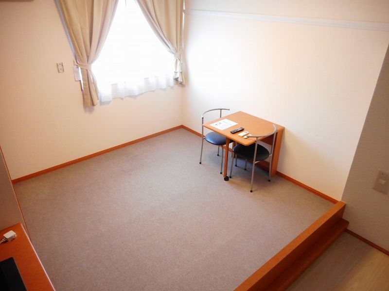 レオパレス綬草 居間