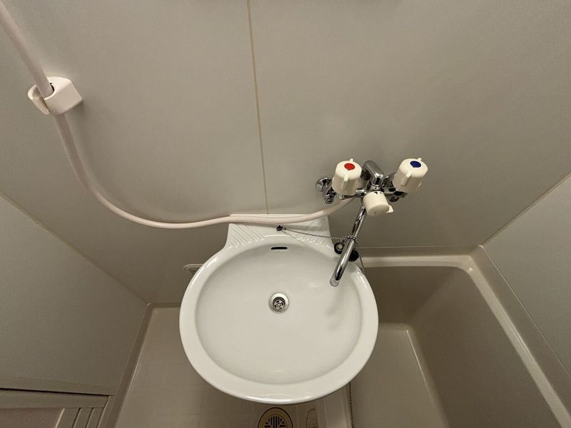 レオパレススプルース鳴尾 洗面台