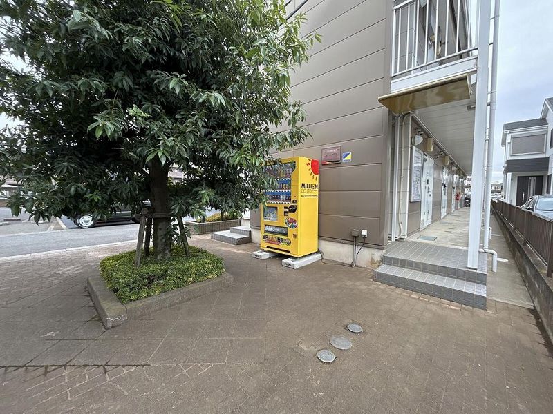 レオパレスフォレストⅡＡ エントランス