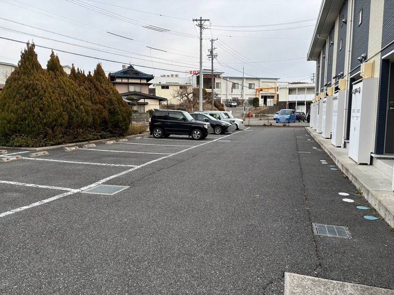 LEONEXT Plaisir Sedo II Bãi đỗ xe