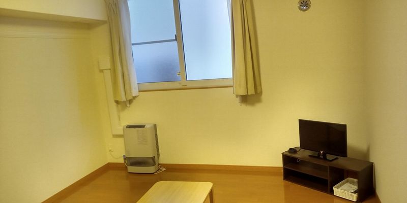 レオパレスサンシロイシ 居間