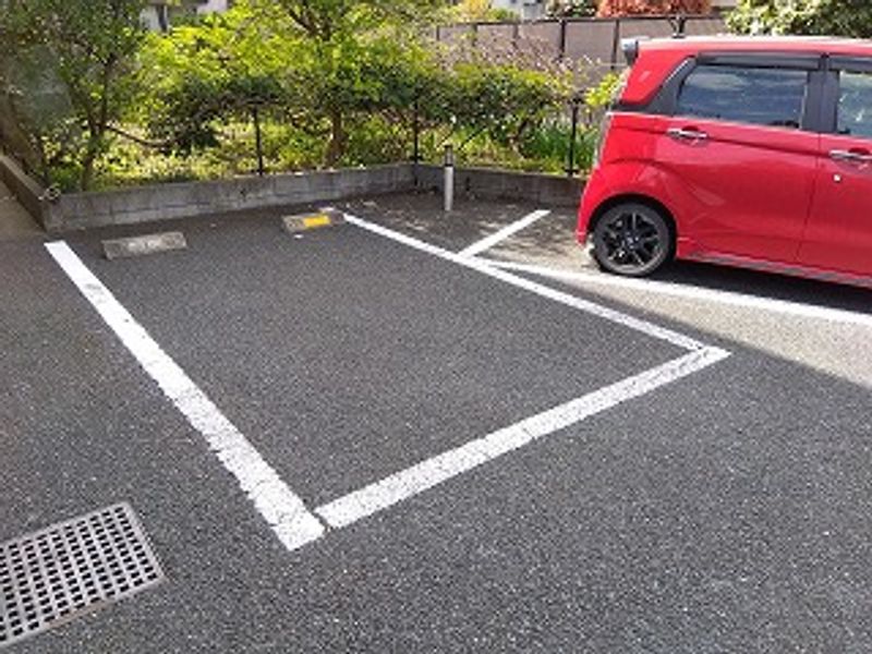 レオパレスサニーコート 駐車場