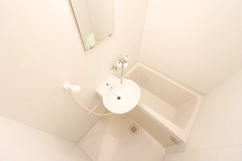 レオパレスコンフォート小松 風呂