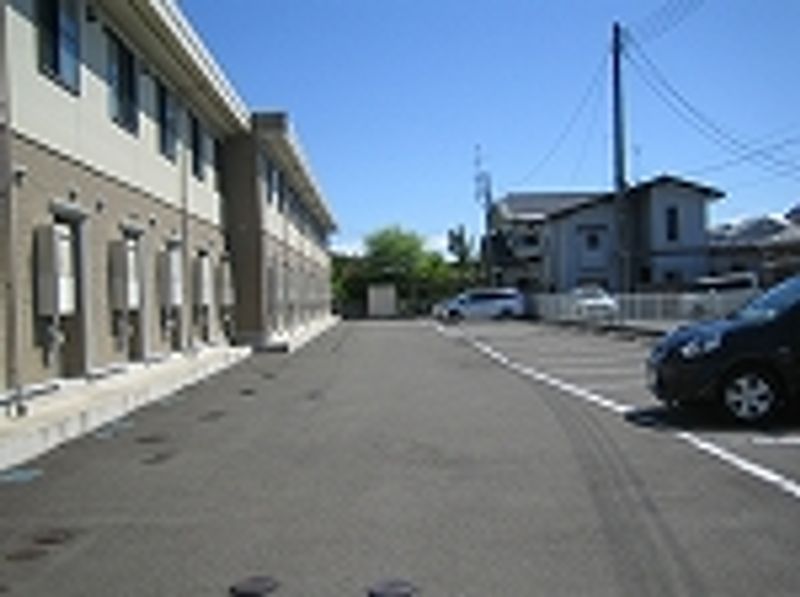 レオネクストプルーニャ 駐車場