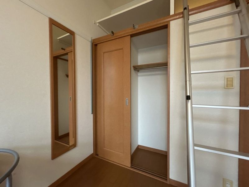 レオパレスオータム 収納