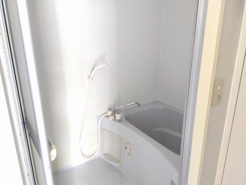 レオパレスルミエール 風呂