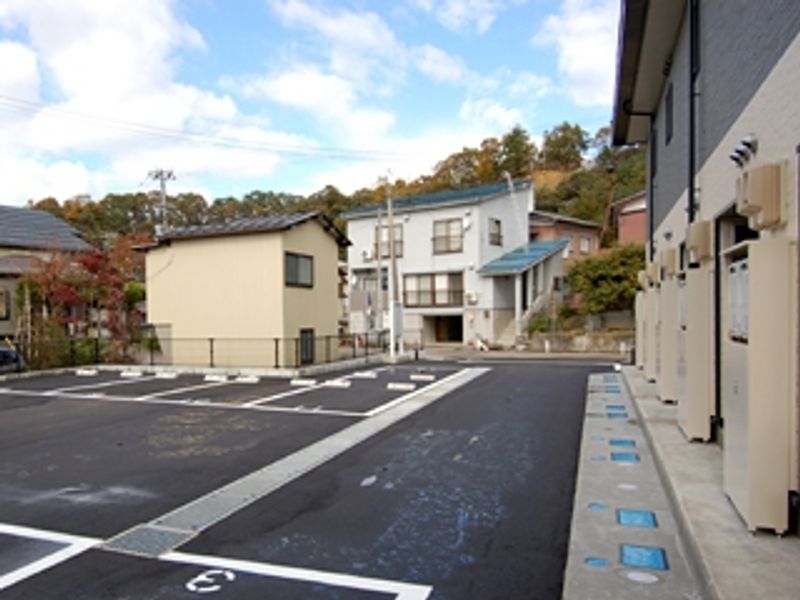 レオパレスアズ−ル 駐車場