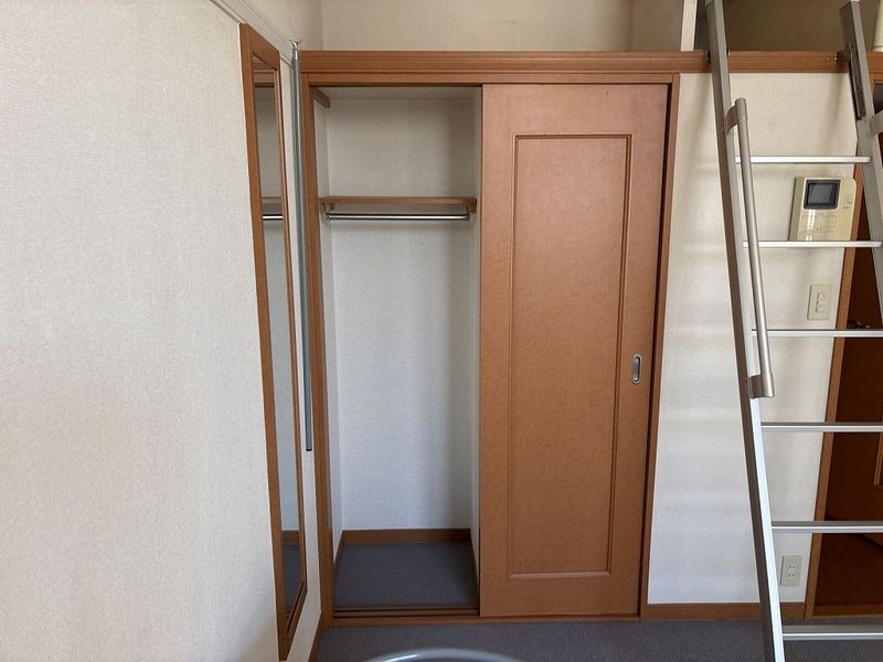 レオパレスヴィラ上峰 収納