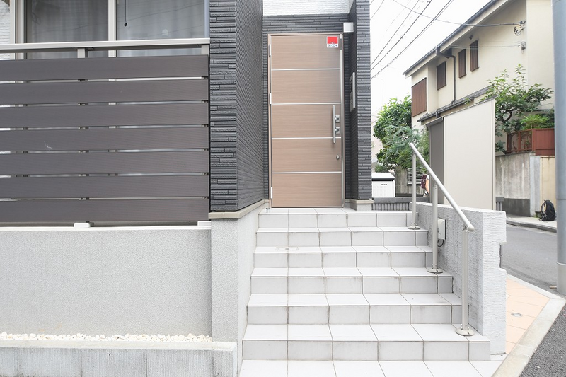 CLEINO Maison de Yoyogi Entrance