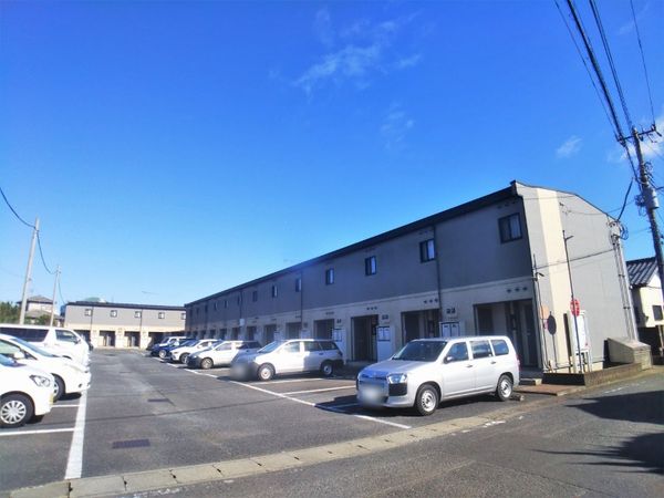 レオパレスコンファーレ神栖Ⅰ 外観