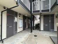 レオパレスファンソ エントランス