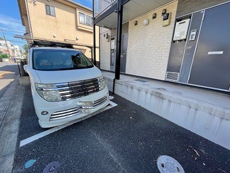 レオパレスラ　ルーナ 駐車場