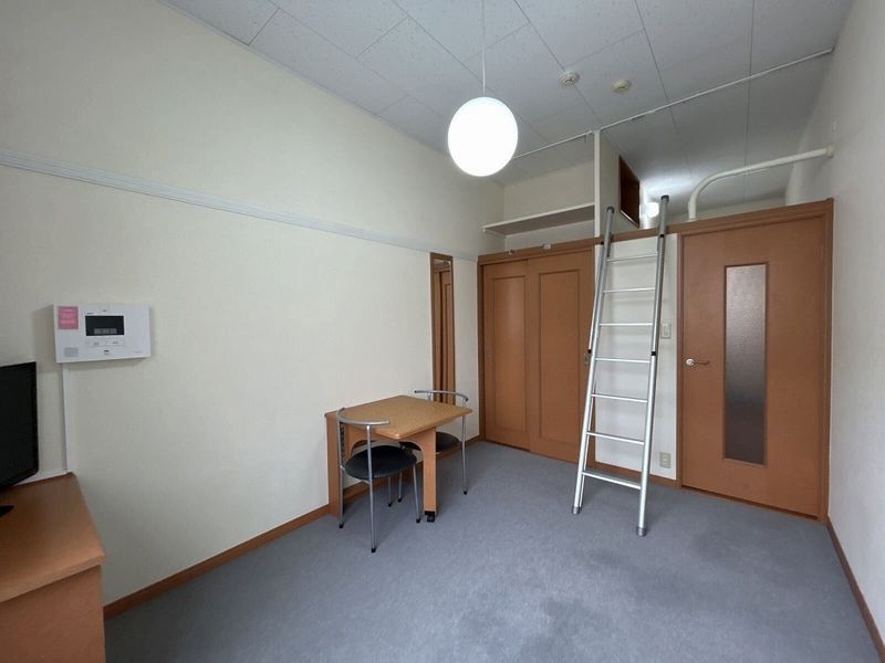 レオパレスプルミエール 居間