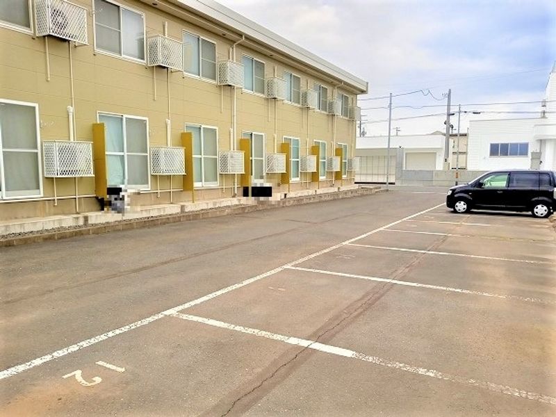 レオパレス玲 駐車場