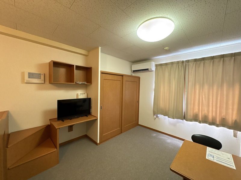レオパレスウィル８８ 居間