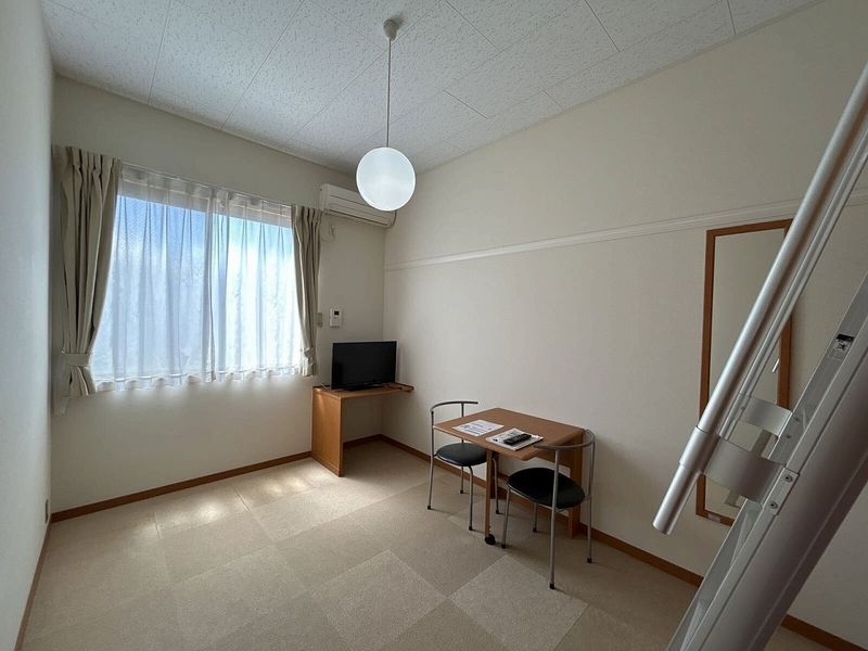 レオパレスマロン 居間