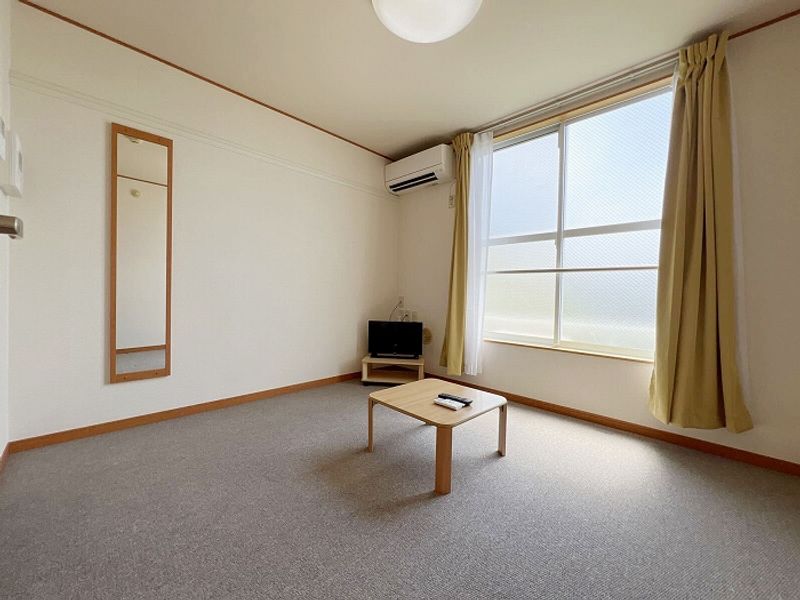 レオパレスパルポート 居間