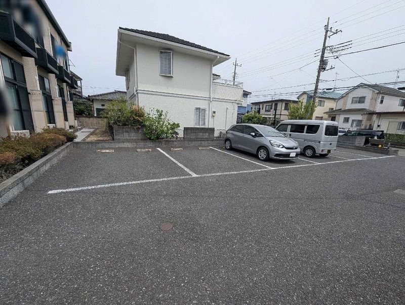 レオパレスアネックス 駐車場