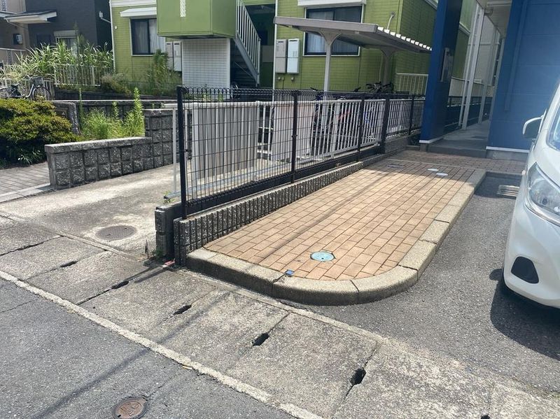 レオパレスＣａｌｍ エントランス