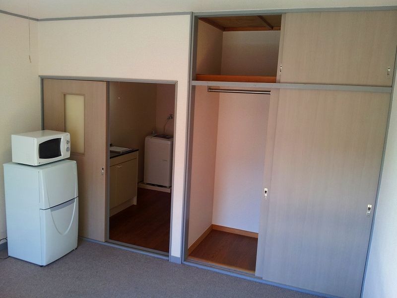 レオパレス山際 収納