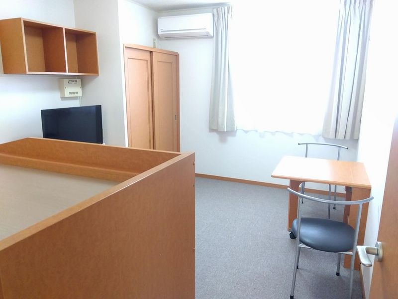 レオパレス久米東 居間