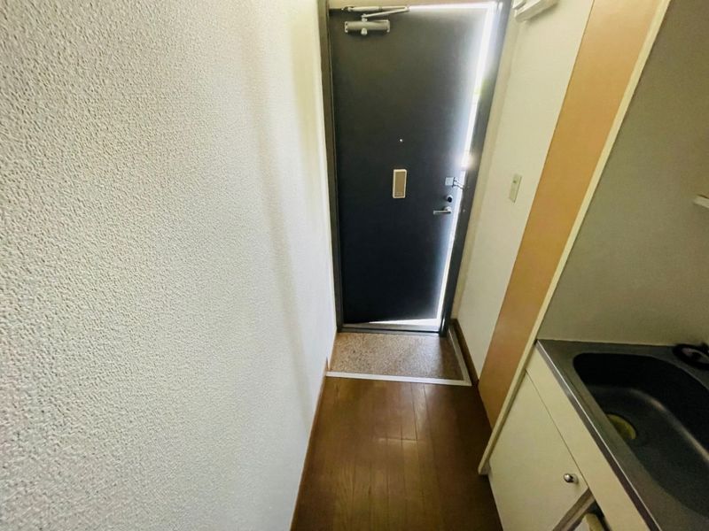 レオパレスかしま台 玄関