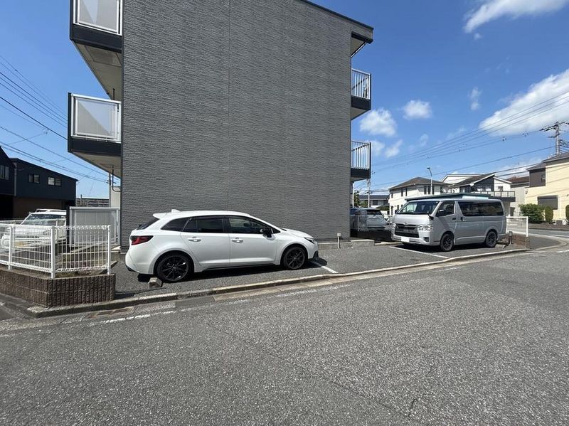 レオパレスヴァルトⅡ 駐車場